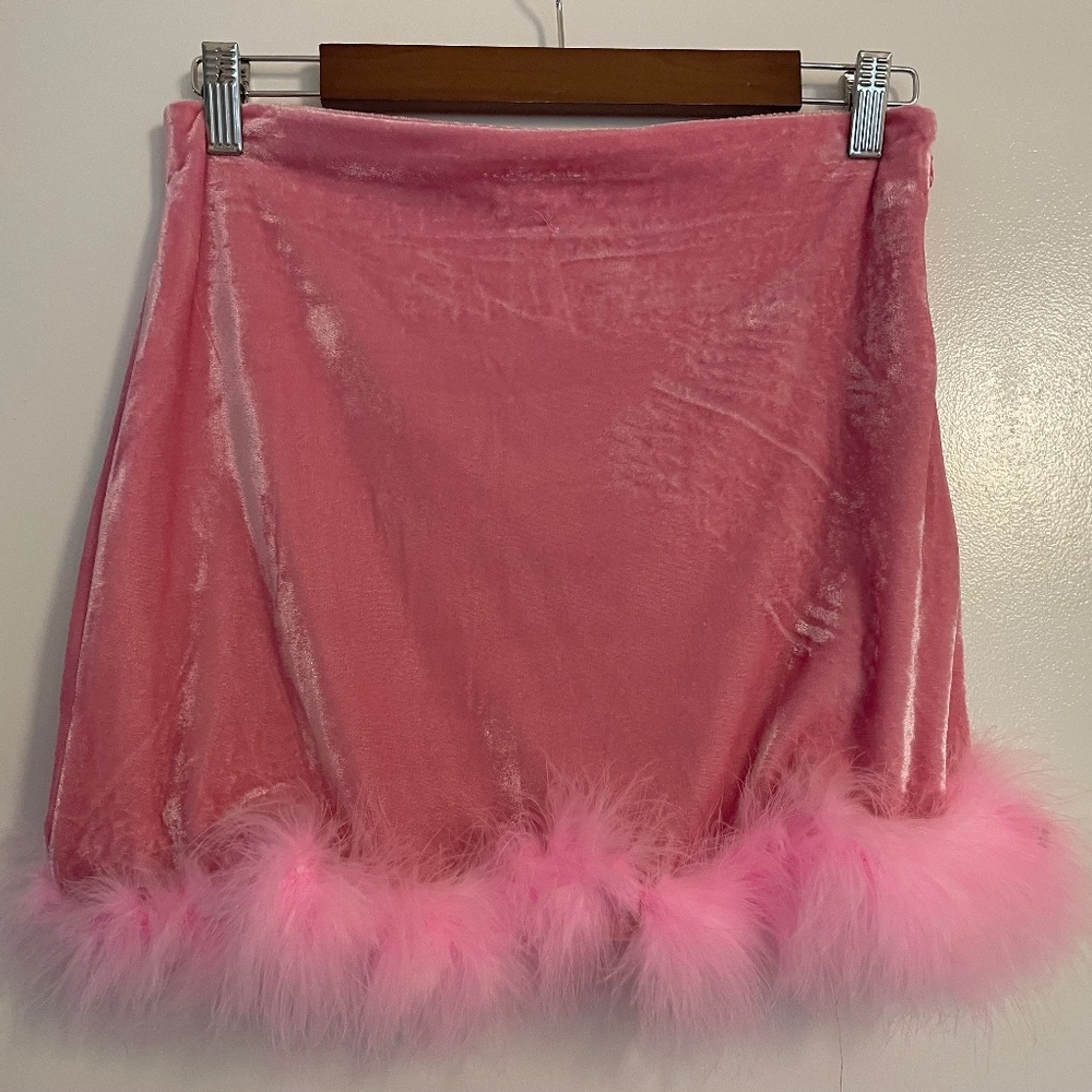 Cute pink crushed velvet marabou feather mini skirt